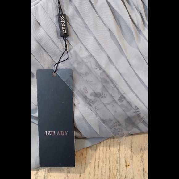 Izilady NWT gown with boning and pleats size 16 - Picture 14 of 15